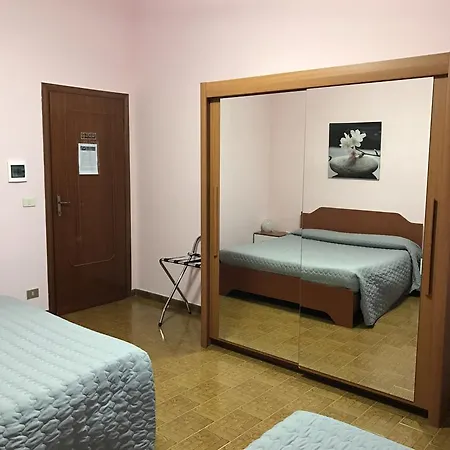 Le Mirage Априлия